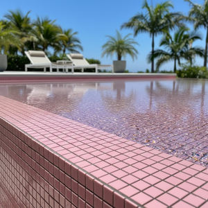 Carrelage mural et <span class=keywords><strong>de</strong></span> sol en mosaïque céramique rose facile à nettoyer, fabrication populaire, fourni par l'usine <span class=keywords><strong>de</strong></span> Foshan pour piscines - Product Image 3