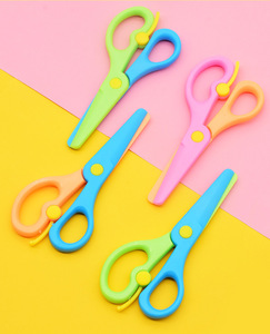 <span class=keywords><strong>Ciseaux</strong></span> d'apprentissage pour tout-petits <span class=keywords><strong>pas</strong></span> chers, <span class=keywords><strong>ciseaux</strong></span> de sécurité en plastique lisse pour l'artisanat et l'utilisation scolaire - Product Image 2