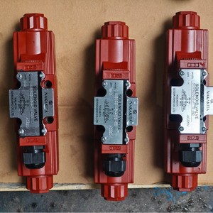 วาล์วโซลินอยด์นาคากิตะ รุ่น NS692N-6-ACB-50 ไฮดรอลิกสำหรับอุตสาหกรรมยานยนต์ - Product Image 1