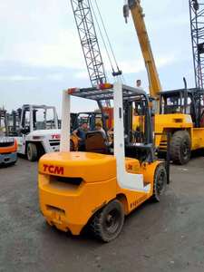 รถยกดีเซล TCM FD230 FD30 T3 ขนาด 3 ตัน พร้อมยางตันสำหรับพื้นขรุขระ ขับเคลื่อน 4 ล้อ  ประสิทธิภาพสูง พร้อมเสากระโดงสามตอน - Product Image 2