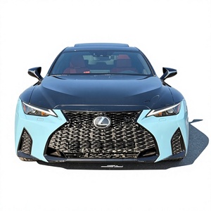 Lexus d'occasion, berline de luxe, essence, automatique, 4 portes, voiture de tourisme, calandre avant style sport pour les trajets urbains - Product Image 1