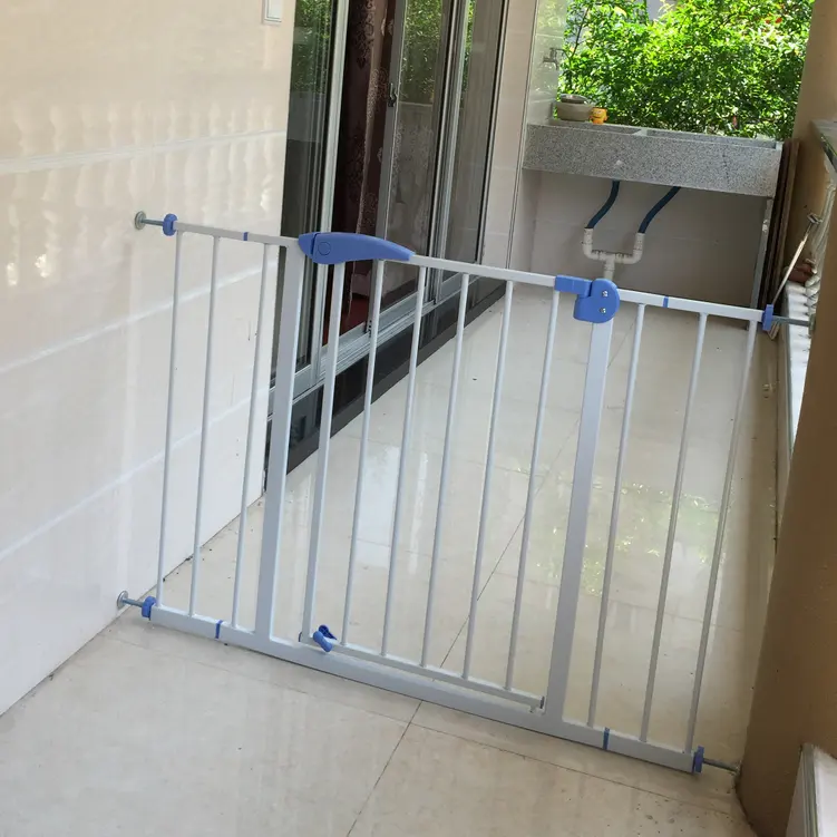 Porta bambino chiudibile a chiave per le scale barriera di protezione recinzione di sicurezza per bambini forniture di protezione di sicurezza