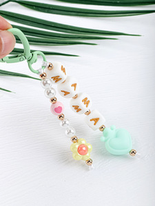 Porte-clés en silicone perlé MAMA en gros, breloque de <span class=keywords><strong>sac</strong></span> cœur couleur pastel, accessoires de fête des Mères en vrac pour la revente - Product Image 5