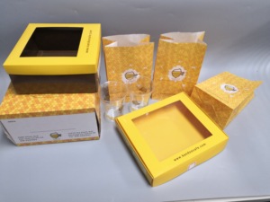 Diseño de belleza, logotipo personalizado, caja de papel de donut, Cookit de grado alimenticio, paquete dulce con laminación mate y grabado en relieve para <span class=keywords><strong>Sushi</strong></span> - Product Image 6