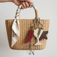 Porte-lunettes en forme d'étoile, support mignon en cuir PU, breloque pour sac, cadeau quotidien, clip pour lunettes, accessoires pour sacs à main et sacs à dos