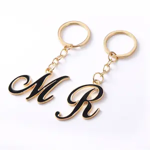 WD Custom wholesale 26 English letter promotional Key chain metal simple letter name Car backpack pendant metal key chain