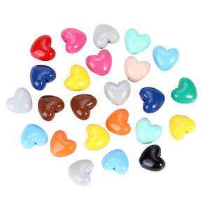Perles en acrylique peintes couleur unie en forme de cœur, perles percées pour loisirs créatifs, fournitures pour breloques de téléphone et bracelets DIY, vente en gros - Product Image 6