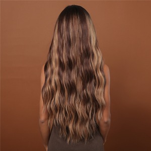 Peluca de cabello sintético para mujeres negras <span class=keywords><strong>Afro</strong></span>, pelo largo rizado con flequillo, mezcla de Chocolate, marrón, rubio dorado, venta directa de fábrica - Product Image 3