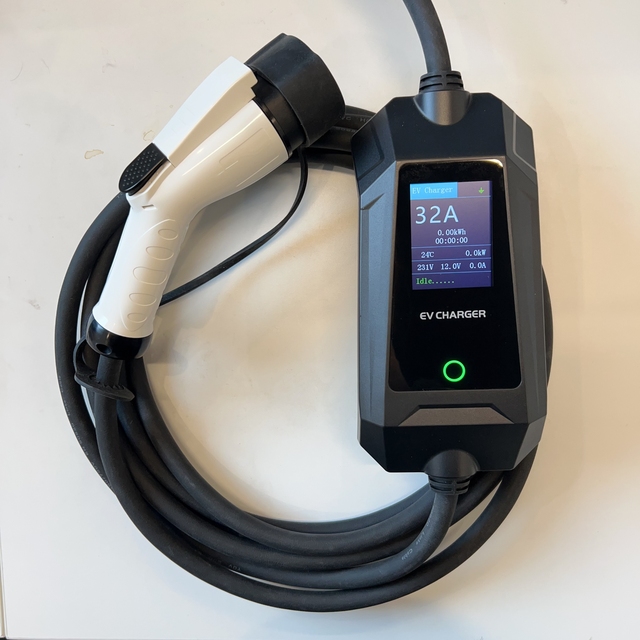 Portable EV Charger IEC 62196 Type 2 Level 2 EV Fast Charging 6- 32A 7kw Electric Car Charger with Control Box 5 Meters Cable