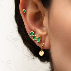 Boucles d'oreilles pendantes mini-huggie Gemnel en gros, personnalisables, minimalistes, de haute qualité, tendance, motif Sirène <span class=keywords><strong>Muse</strong></span> - Product Image 2