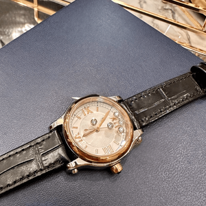 Reloj de Pulsera con Movimiento Mecánico Automático, Esfera Redonda, Correa de Cuero con Patrón de Cocodrilo y Detalles de Cristal Flotante Chopards - Product Image 1