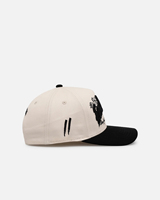 Gorra de Béisbol Bordada con Ángeles Góticos en Dos Tonos - Beige y Negro