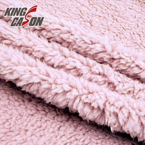 Tela de Franela de Color Sólido de Bajo Gramaje y Bajo MOQ de KINGCASON, Tela Compuesta de <span class=keywords><strong>Sherpa</strong></span> Lisa para Ropa de Invierno Sudamericana - Product Image 6