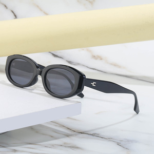 Gafas de Sol Personalizadas para Mujer, Montura Pequeña, Lentes de PC con Protección UV400, Estilo Instagram, Empaque en Caja, XH-3314 - Product Image 5