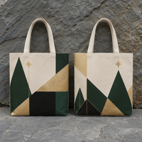 Sacs textiles pliables « Joyeux Noël » en fibres recyclées, disponibles en stock et personnalisables, pour le rangement en magasin de proximité