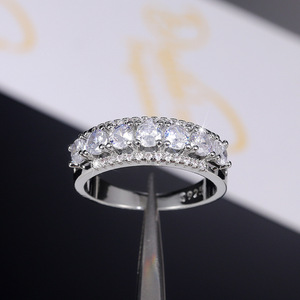 Bague d'index en zircon pavé pour femme, bijou de doigt tendance et à la mode - Product Image 4
