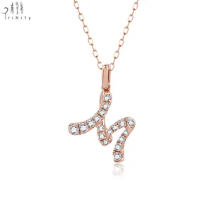 Nueva llegada joyería fina de moda serie de letras simples 18K oro rosa Real Natural diamante letra M colgante collar para niñas