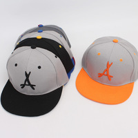 Gorra Snapback Plana de PVC Curvada con Logotipo Personalizado de Lujo OEM, Bordado 'A' a Granel, Bloques de Color, Ajustable, Unisex, Bordada