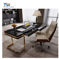 Bureau moderne au design simple pour la maison, bureau lumineux, ordinateur de luxe pour patron, bureau et chaise de consultation en beauté médicale