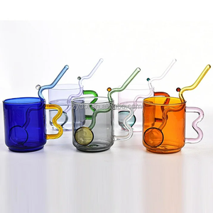Ensemble de tasses en <span class=keywords><strong>verre</strong></span> créatif <span class=keywords><strong>avec</strong></span> <span class=keywords><strong>paille</strong></span> <span class=keywords><strong>intégrée</strong></span>, en <span class=keywords><strong>verre</strong></span> borosilicate coloré, <span class=keywords><strong>avec</strong></span> <span class=keywords><strong>paille</strong></span> et cuillère intégrées, idéal pour la maison, le bureau et les cadeaux - Product Image 2