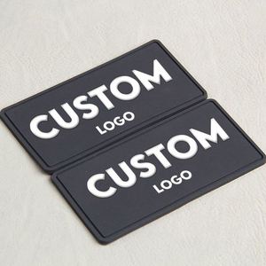 Étiquettes en silicone de haute qualité en gros, étiquettes personnalisées en relief 3D pour vêtements, sacs et accessoires, vente en promotion - Product Image 1
