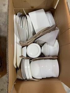 2026 Assortiment de vaisselle en céramique blanche et porcelaine (bols, tasses, soucoupes, plats et assiettes), en stock, prix économique - Product Image 4