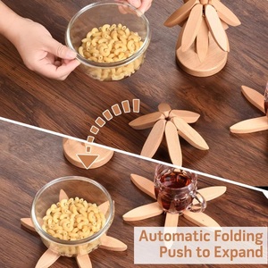 Set di 3 <span class=keywords><strong>Sottopentola</strong></span> in <span class=keywords><strong>Legno</strong></span> Naturale con Supporto - Resistenti al Calore e Pieghevoli per Piatti Caldi, Pentole, Ciotole e Utensili da Cucina W24-608 - Product Image 5