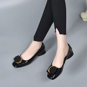 2024 estate scarpe basse da donna moda nuova sogliola morbida traspirante Retro tacco spesso fibbia in metallo grandi scarpe singole da donna - Product Image 2