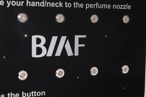 Máquina Expendedora de Perfume Automática de 24 Horas, de Metal Negro, con Spray, Acepta Tarjetas de Crédito, Monedas y Códigos QR para Centros Comerciales - Product Image 4