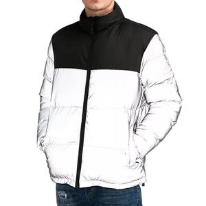 Vestes matelassées réfléchissantes chaudes et personnalisées pour hommes, style mode d'extérieur, avec blocs de couleur, pour l'hiver, vente en gros - Product Image 1