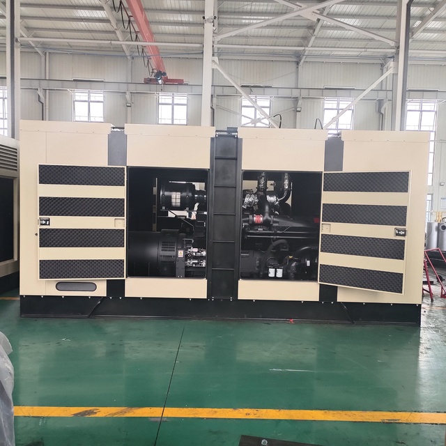 1250KVA 1000KW Silent Diesel Generator Set Auto Start for Engine ATS 1800 RPM for Low Noise Fuel Efficiency Data Center Use
