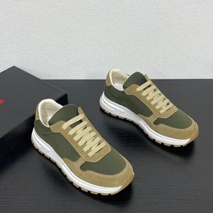 Chaussures de sport pour hommes avec logo triangulaire personnalisé par un designer, style tendance, lacets en cuir, confortables, en mesh, antidérapantes - Product Image 1