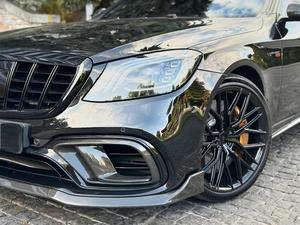 <span class=keywords><strong>Prix</strong></span> réduit pour <span class=keywords><strong>Mercedes</strong></span> Benz W222 2013-2020 Mise à niveau vers <span class=keywords><strong>B</strong></span> Style Haute Qualité Fibre PP Diffuseur Échappement Installation Facile - Product Image 3