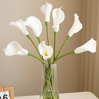 Große 67CM Hochwertige Handgefertigte Realistische PU Künstliche Weiße und Violette Calla-Lilien für Weihnachten, Abschlussfeier, Tischdekoration und Zuhause