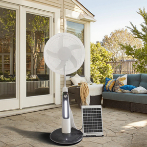 Ventilador oscilante de 16 pulgadas con 5 aspas de plástico, malla metálica, funciona con energía solar y batería, con motor sin escobillas y control remoto. - Product Image 4