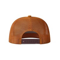 Gorra trucker de ala plana, gorra snapback de malla con logo de cuero en relieve, sombrero de pesca transpirable estilo western para hombre