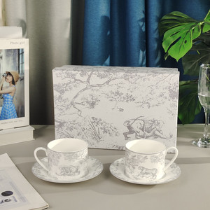 ชุดถ้วยน้ำชาพร้อมจานรองลายเสือดาวสีเทา สำหรับดื่มนม กาแฟ หรือชาในยามบ่าย ทำจากเซรามิกเนื้อละเอียด บรรจุในกล่องของขวัญ - Product Image 1