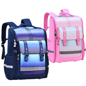 Sac à dos d'étudiant à la mode avec logo personnalisé Sac d'école étanche de grande capacité Sac d'école réfléchissant la lumière de sécurité pour adolescents - Product Image 1