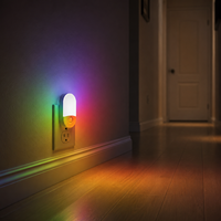 Veilleuses LOHAS à 8 couleurs changeantes avec capteur crépusculaire, veilleuses LED RGB à brancher pour la décoration de chambre à coucher, chambre d'enfants, cadeau
