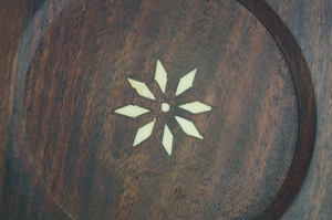 Ensemble de six sous-verres en bois avec support finement sculpté conçu parfaitement pour la maison et le bureau de l'Inde - Product Image 4