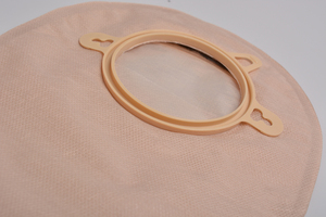 <span class=keywords><strong>Bolsa</strong></span> <span class=keywords><strong>de</strong></span> Colostomía Risenmed <span class=keywords><strong>de</strong></span> Nuevo Diseño y Nueva Imagen con Anillo <span class=keywords><strong>de</strong></span> Brida y Barrera Cutánea <span class=keywords><strong>de</strong></span> <span class=keywords><strong>Dos</strong></span> <span class=keywords><strong>Piezas</strong></span> Personalizada - Product Image 3
