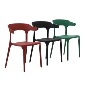 Silla de plástico ergonómica apilable con pata de acero, asiento monobloque de Pp de colores, venta al por mayor