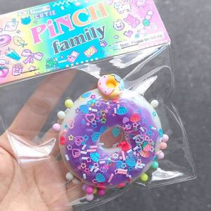 ของเล่นบีบคลายเครียดทำมือ รูปขนมปัง โดนัท น่ารัก วัสดุ PVC สำหรับครอบครัว - Product Image 4