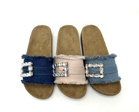 Meilleures ventes OEM de sandales en denim à logo personnalisé avec boucle en PVC injecté semelle plate pour femmes sandales plates à la mode