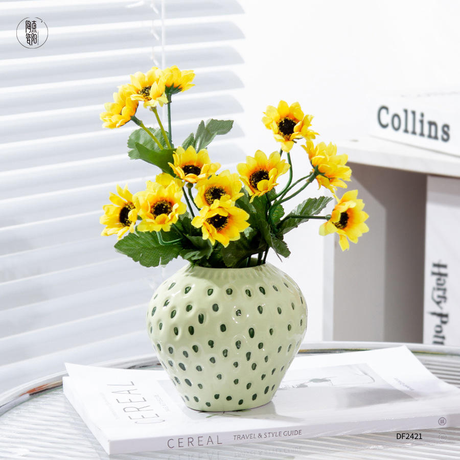 สีเขียวอ่อน