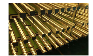 Proyector <span class=keywords><strong>LED</strong></span> Lineal para Exteriores, Resistente al Agua IP66, para Fachadas de Edificios, con Garantía de 3 Años - Product Image 2