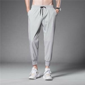 Pantalons pour hommes à logo personnalisé, vente chaude, pantalons décontractés en soie glacée pour hommes, pantalons cargo décontractés taille haute - Product Image 2