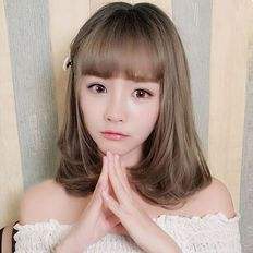 Parrucca carina con capelli singoli con accessori per capelli stile Bang - Product Image 1