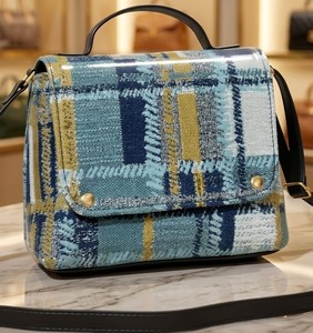 Bolsos de Mano Hechos a Mano para Mujer, Bolsos Cruzados con Diseño Geométrico, Bolsos de Estilo Vintage a Precio de Mayoreo - Product Image 1