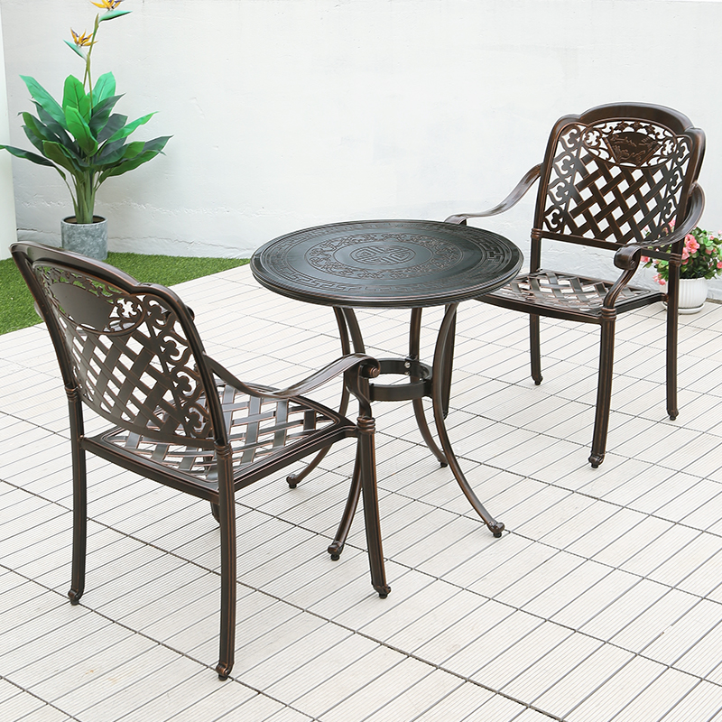 2 chaises + table Fushou 66 cm
